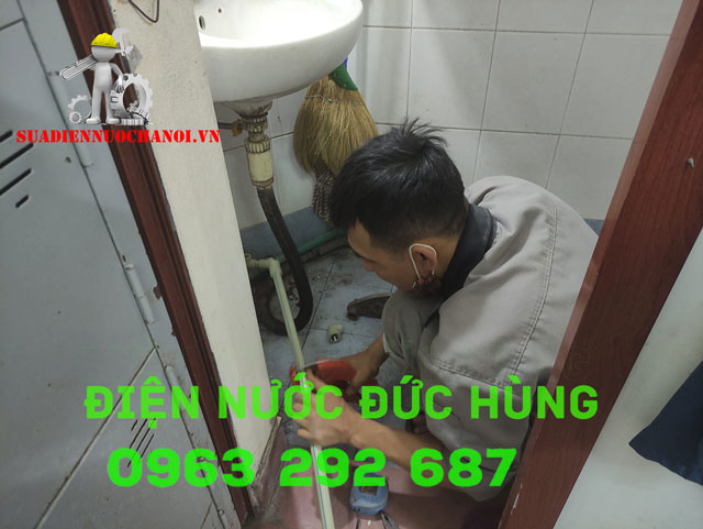 Sửa ống nước nhà chị Thủy tại số nhà 12 ngõ 35 phố Nguyễn Phong Sắc, Dịch Vọng Hậu