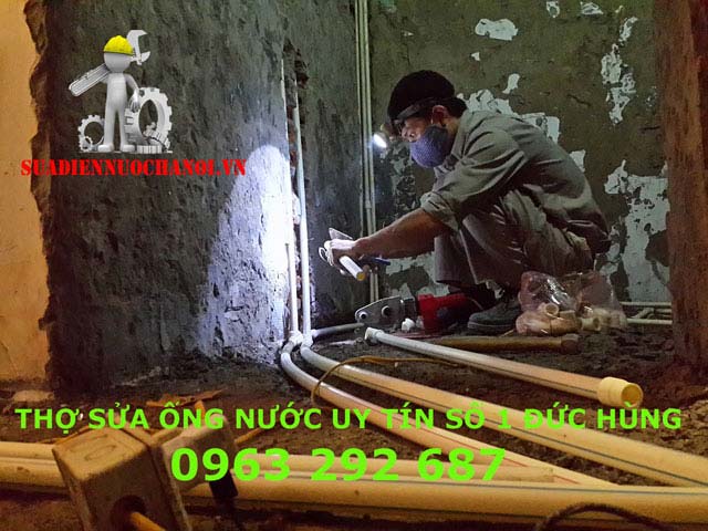 Ku casino - sửa ống nước Kubet đang hàn nối ống nước