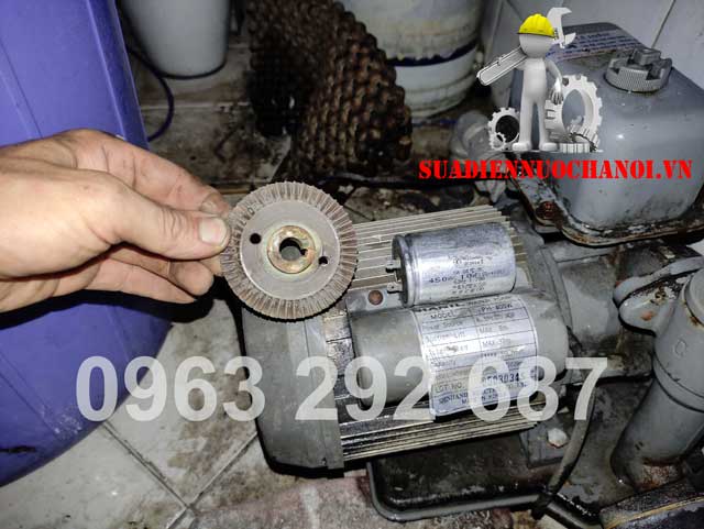 Dịch vụ sửa máy bơm hút chân không Kubet tại nhà.