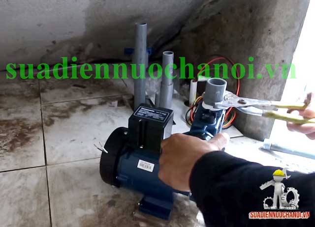 Bước 4 lắp đặt máy bơm nước gia đình