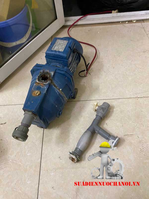 Sửa máy bơm đẩy cao nhà anh Hợi 15/69 Hoàng Văn Thái Thanh Xuân