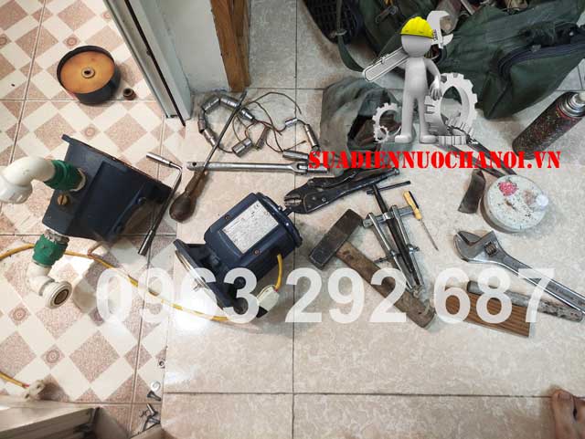 Sửa bơm nhà chị Thoa 235/185 Nguyễn Khang Cầu giấy lỗi máy bơm không đề lên được máy bơm nóng.