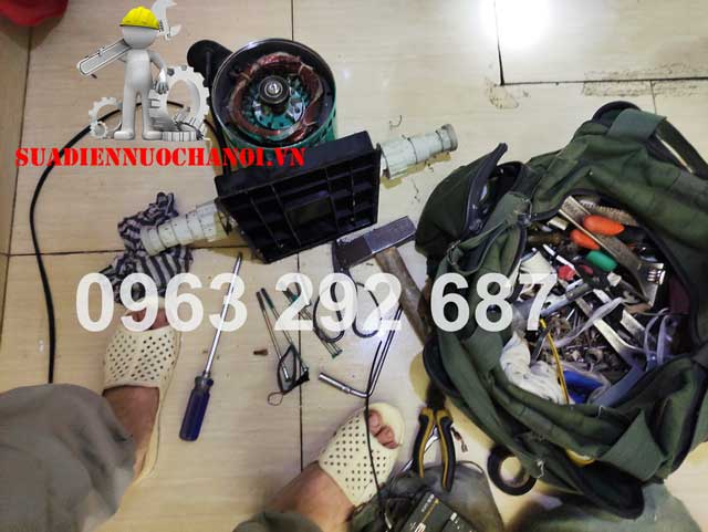 Sửa máy bơm nước bị rò điện